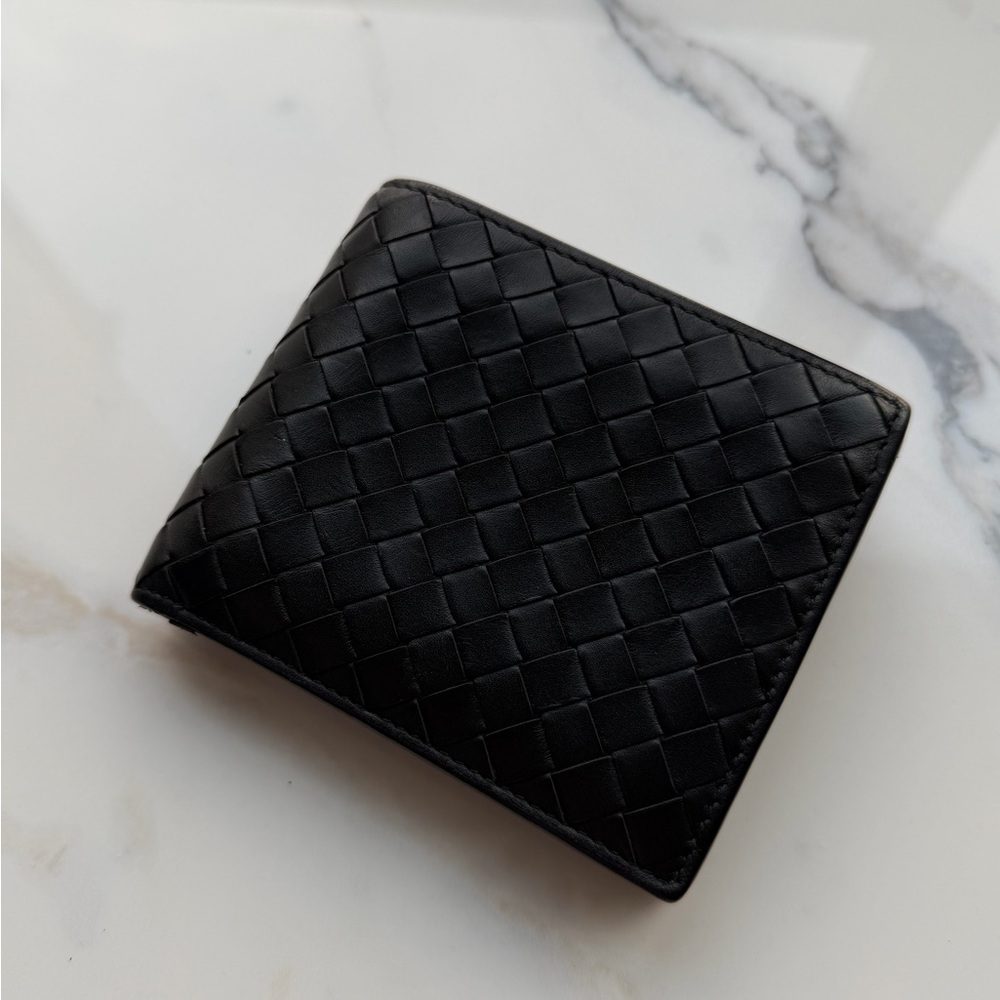 Authentic Bottega Veneta Intrecciato calfskin leather bifold wallet